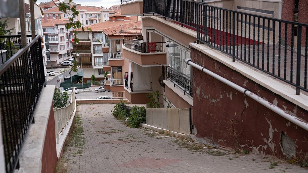 Ankara'da 11 Yaşındaki Yiğitcan'ın Bisiklet Kazası Güvenlik Kamerasında