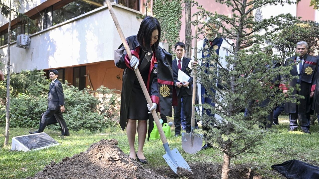 Ankara Üniversitesi'nden Prenses Akiko Mikasa'ya Fahri Doktora — Sanat Tarihi