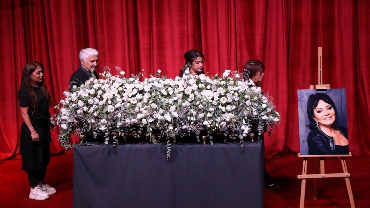 Anta Toros Vefatı: Muhsin Ertuğrul Sahnesi'nde Anma Töreni