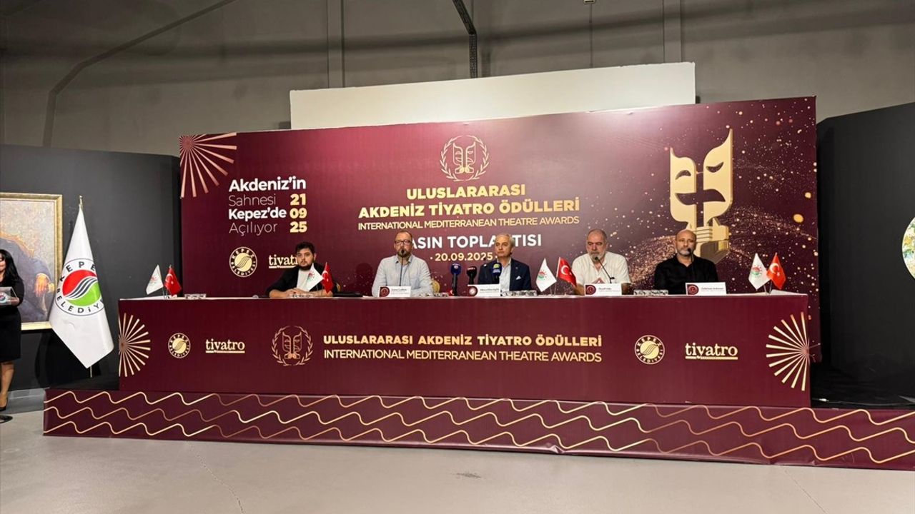 Antalya'da Uluslararası Akdeniz Tiyatro Ödülleri Yarına Hazır