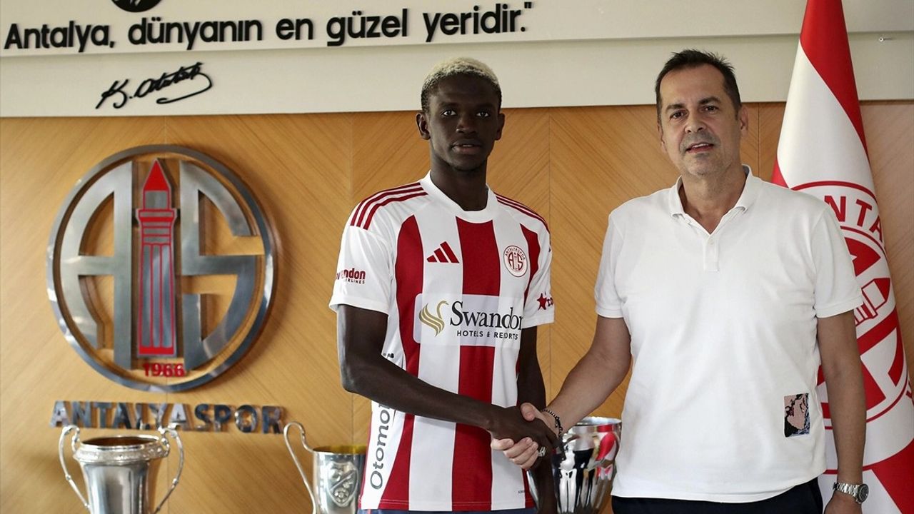 Antalyaspor, Bachir Gueye'yi 2+1 Yıllık Sözleşmeyle Transfer Etti