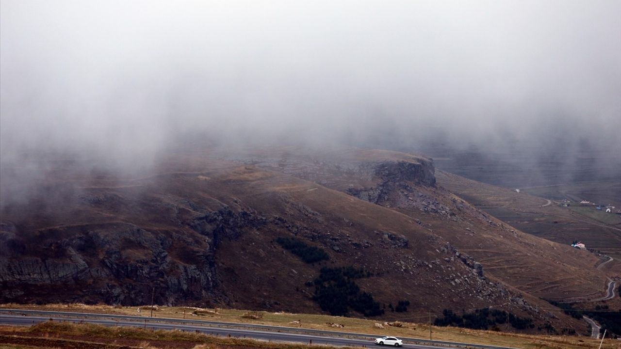 Ardahan'da sis ve sağanak: Ilgar dağı ve Türkgözü-Posof-Damal kara yolu