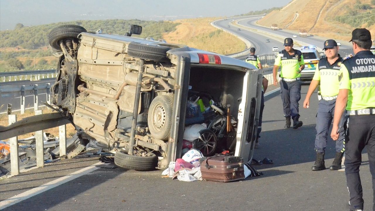 Aydın Kuyucak'ta Minibüs Devrildi: 1 Ölü, 2 Yaralı