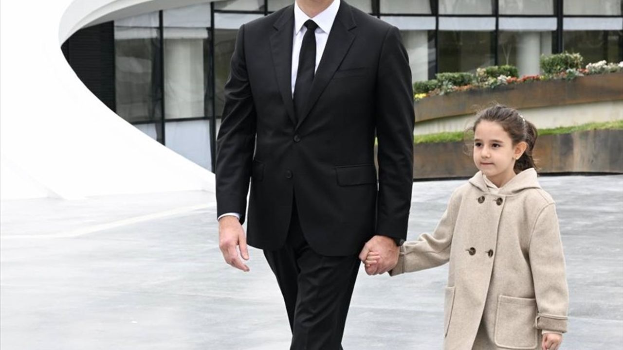 Azerbaycan Gence'de Anıt Parkı Açtı — Ermenistan Saldırısı Anılıyor