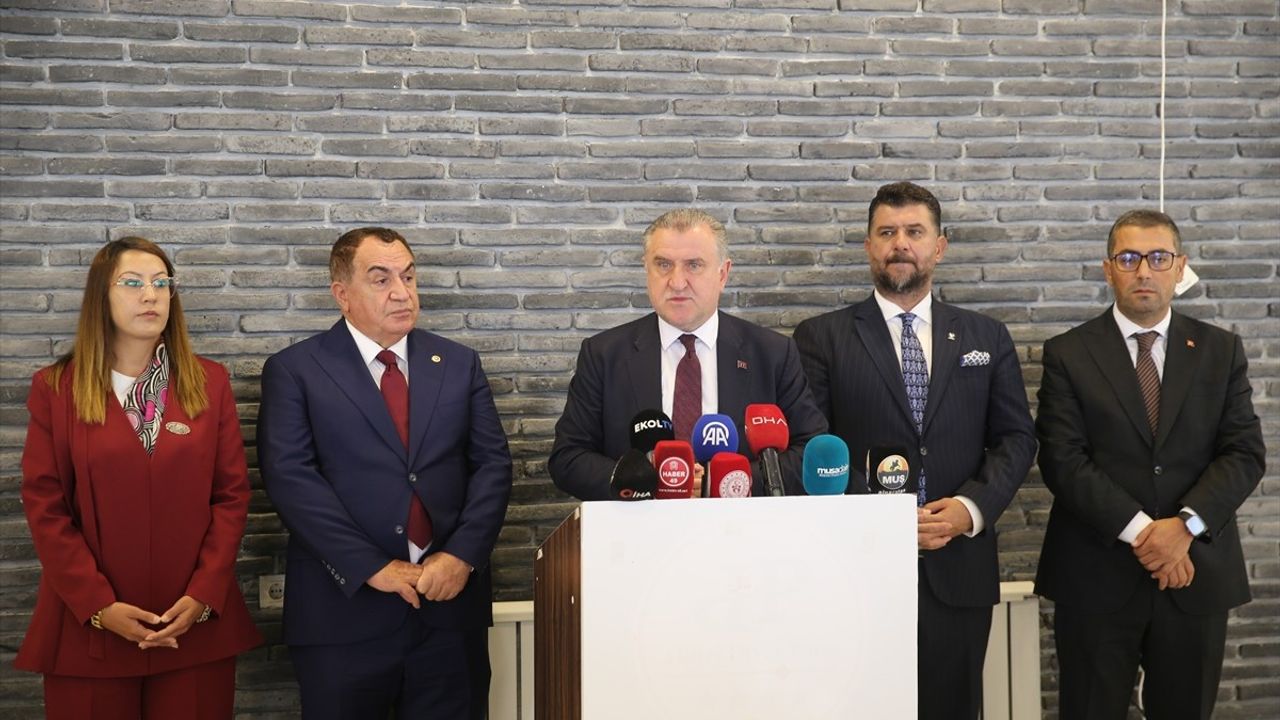 Bakan Bak: "Terörsüz Türkiye" İçin Herkese Görev Düşüyor — Muş'ta Türkiye Yüzyılı Buluşmaları