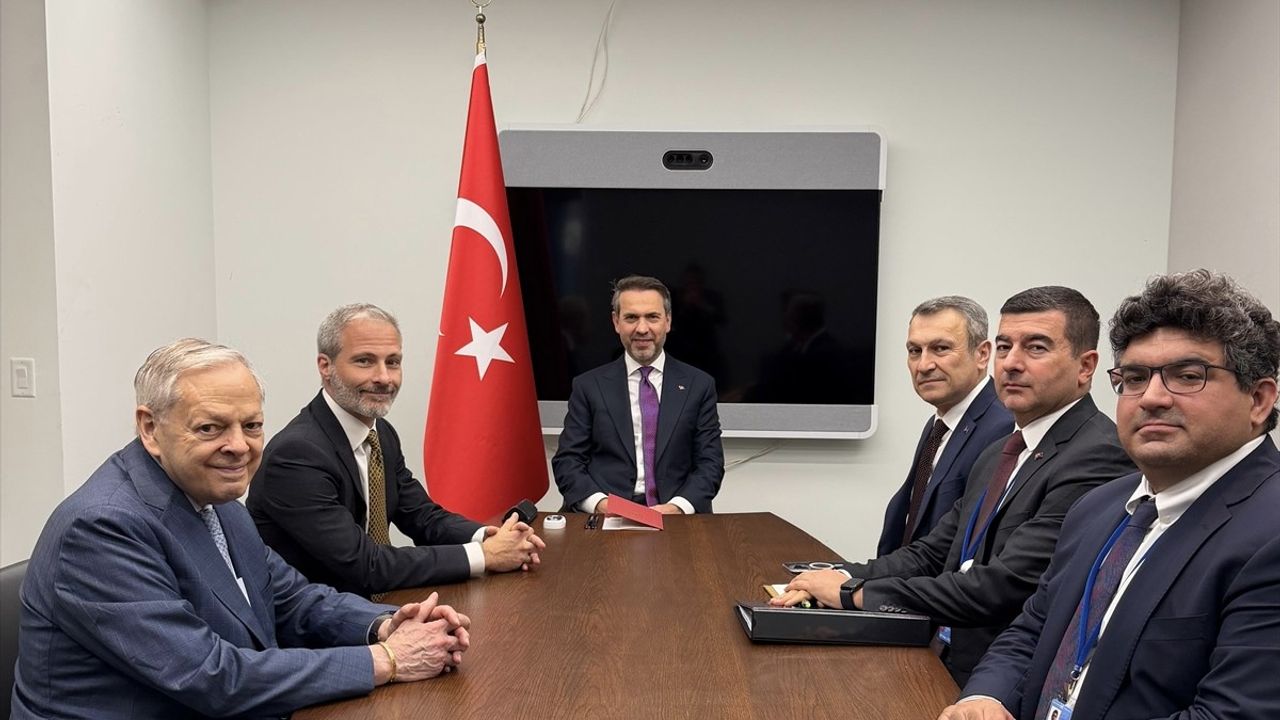 Bakan Bayraktar New York'ta Enerji ve Finans Temsilcileriyle Görüştü