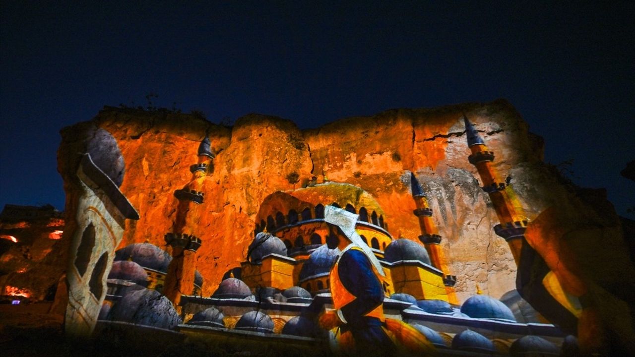 Bakan Ersoy Gaziantep'teki Dülük Antik Kenti'ni İnceledi