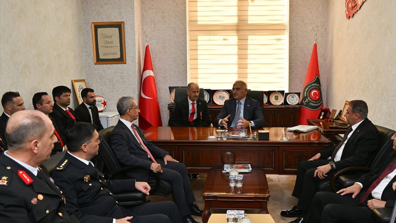 Bakan Ersoy Gaziler Günü'nde Şanlıurfa'da Gazilerle Buluştu