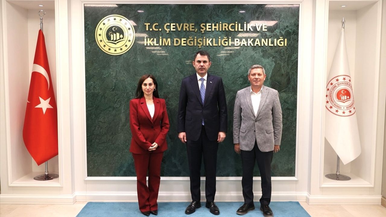 Bakan Kurum, AK Parti'ye Katılan Gürzel ve Ayduğan'ı Kabul Etti