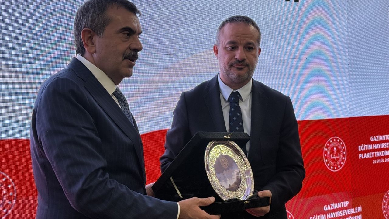 Bakan Tekin Gaziantep'te Hayırseverlerle Buluştu: Eğitime Destek Çağrısı