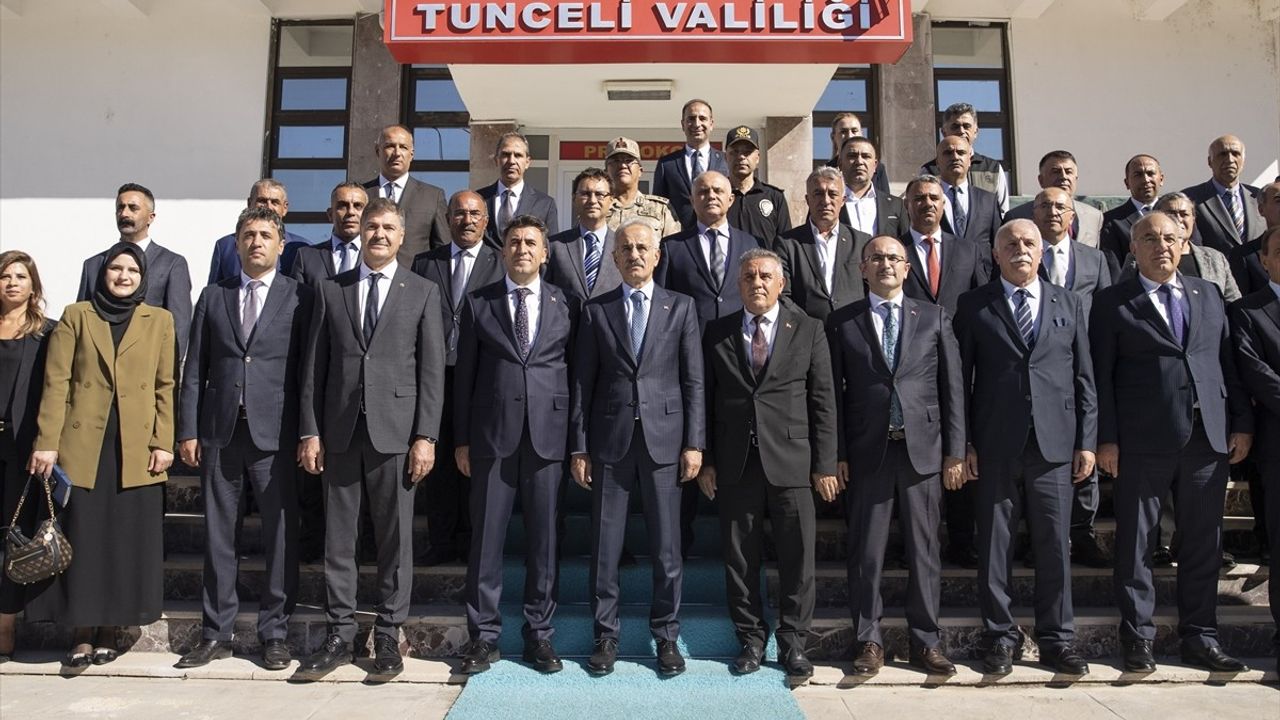 Bakan Uraloğlu Tunceli'yi Ziyaret Etti: Çam Dikimi ve Protokol Toplantısı