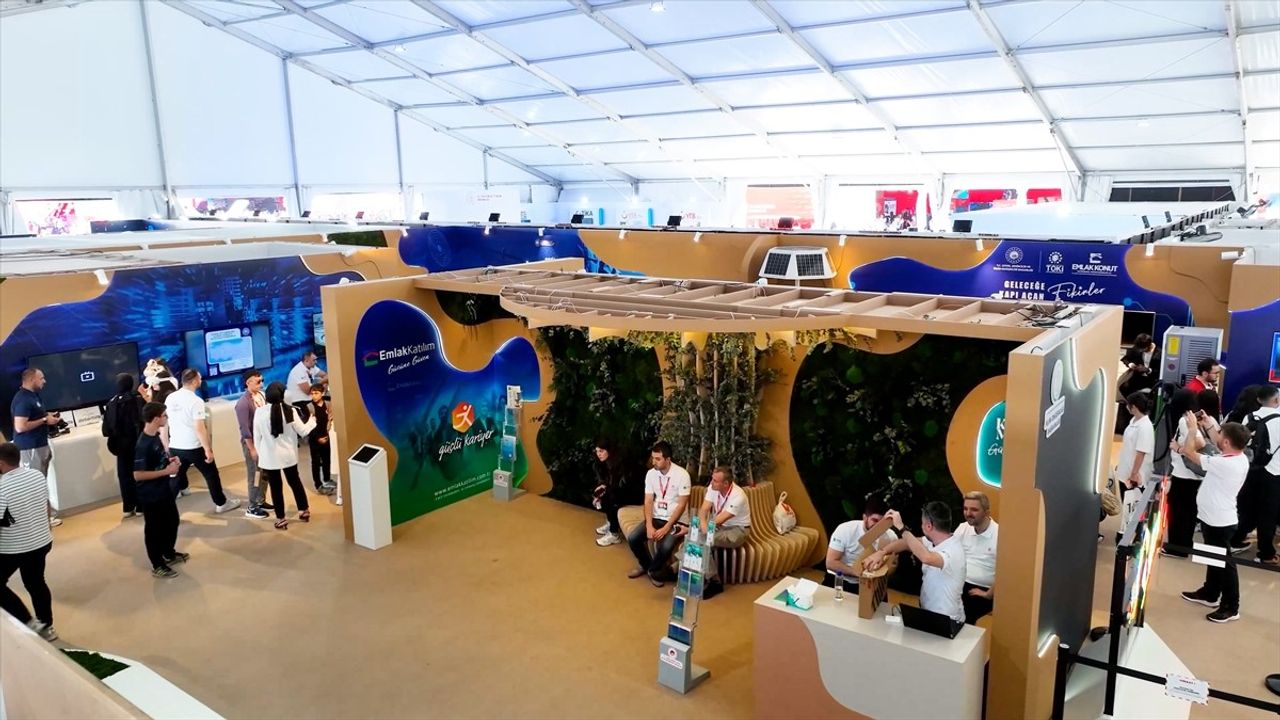 Bakanlık TEKNOFEST'te Akıllı Şehir ve Sürdürülebilirlik Projelerini Sergiledi