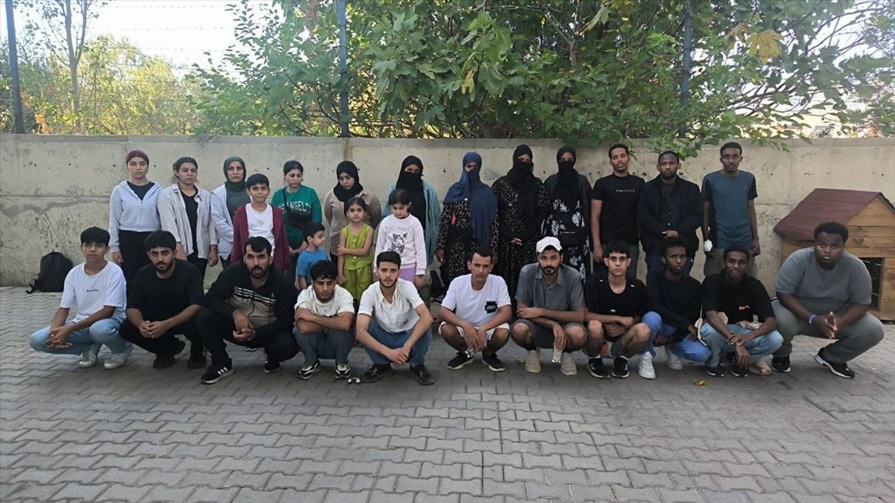 Balıkesir Edremit'te 28 Düzensiz Göçmen Denizde Yakalandı