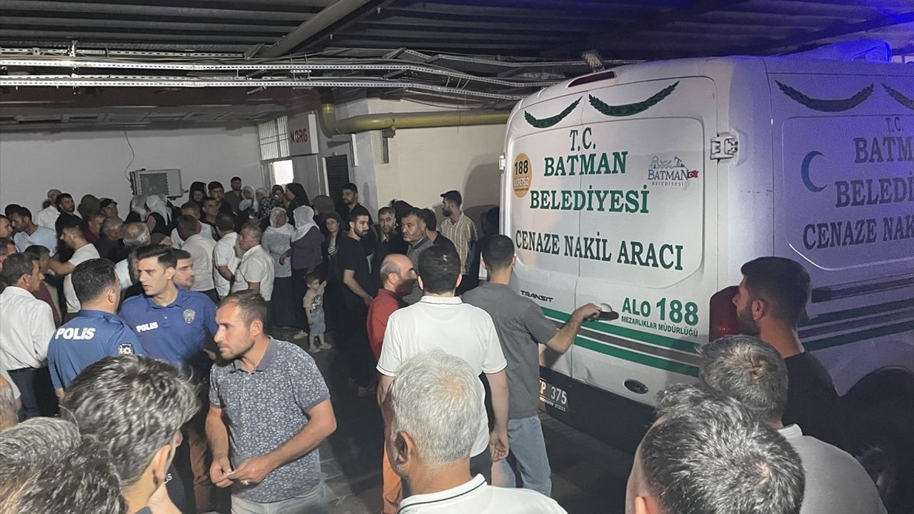Batman Beşiri'de Silahlı Saldırı: 4 Kişinin Cenazesi Yakınlarına Teslim Edildi