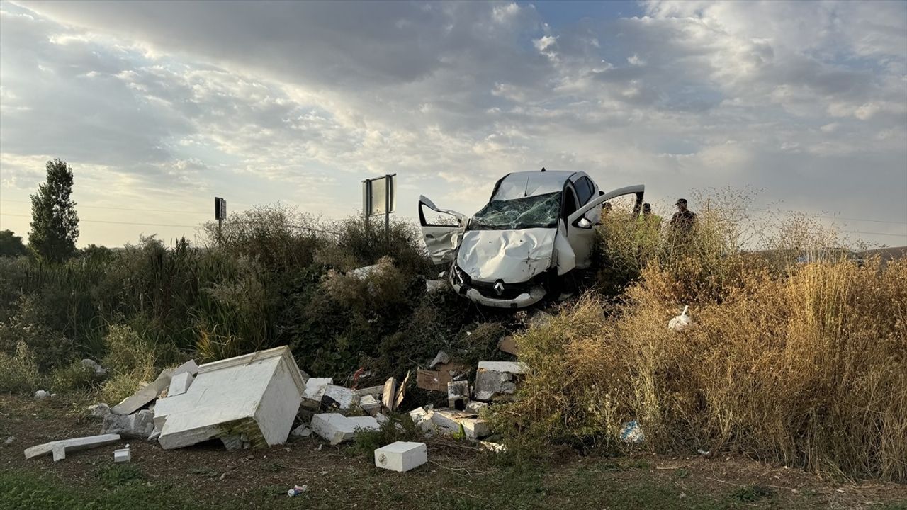 Bayburt'ta otomobil ile panelvan çarpıştı: 4 yaralı