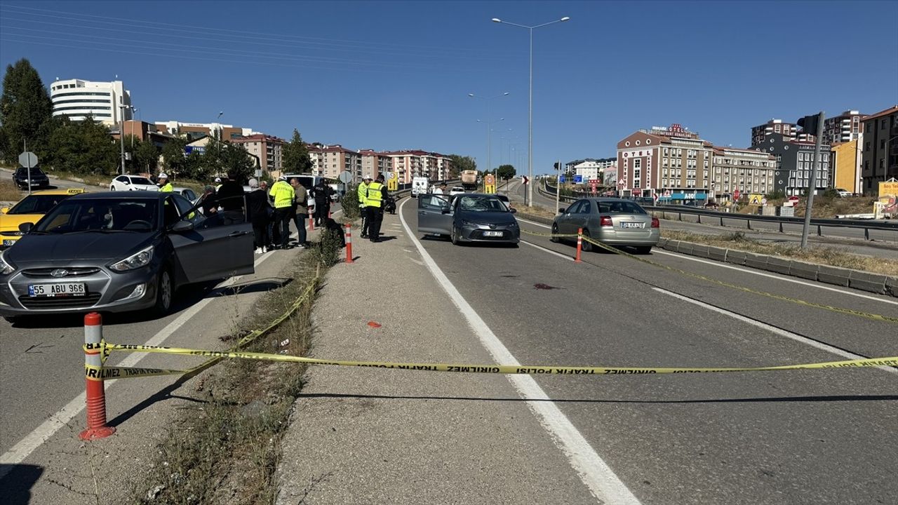 Bayburt'ta otomobilin çarptığı yaya ağır yaralandı
