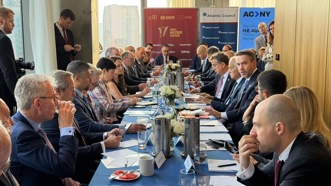 Bayraktar'dan ABD'li Yatırımcılara Çağrı: 120 gigavat ve 30 milyar dolar