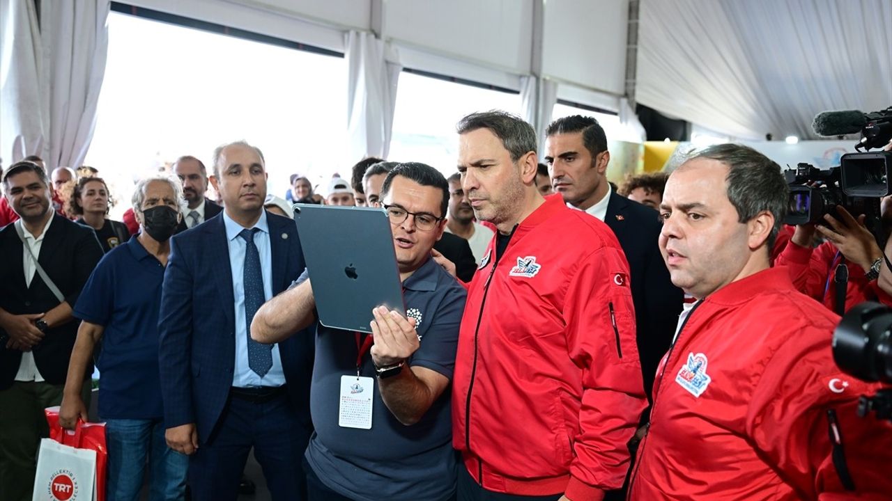 Bayraktar TEKNOFEST İstanbul'da: 'Türkiye'nin Nükleer Enerjiye İhtiyacı Var'