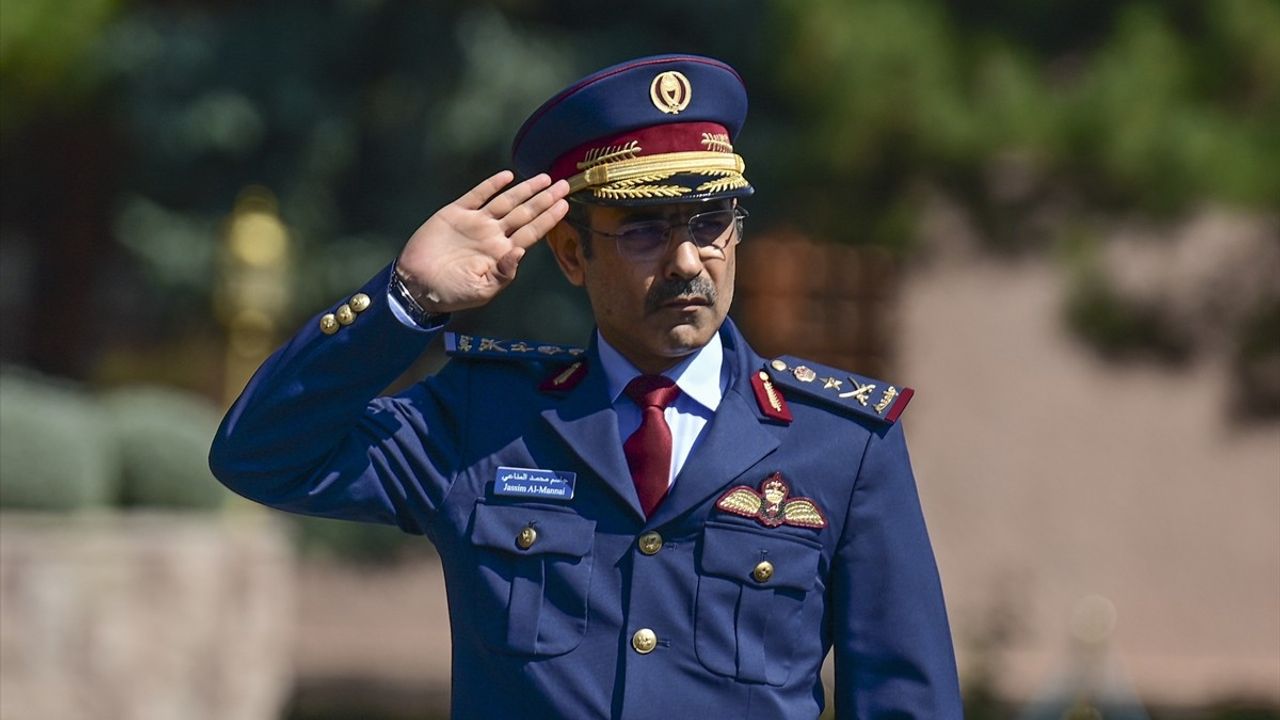 Bayraktaroğlu, Katarlı Mevkidaşı Al-Mannai'yi Resmi Törenle Karşıladı