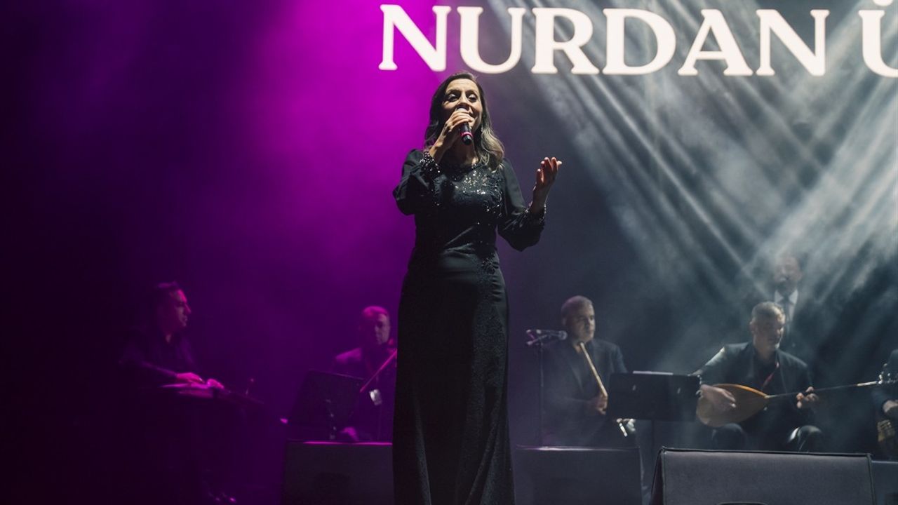 Bitlis'te 'Bir Anadolu Şenliği' coşkusu: Konser, çocuk köyü ve mobil müze