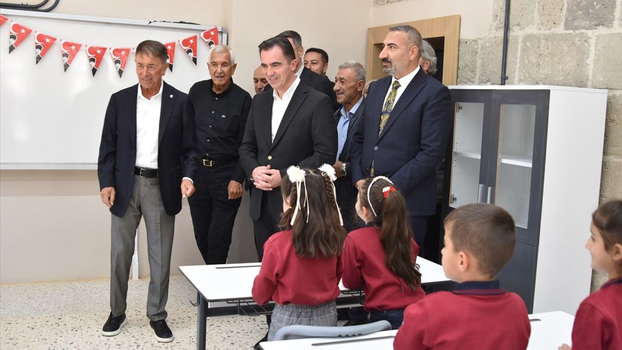 Bitlis'te Cumhuriyetin İzlerini Taşıyan 'İlk Mektep' Restore Edildi