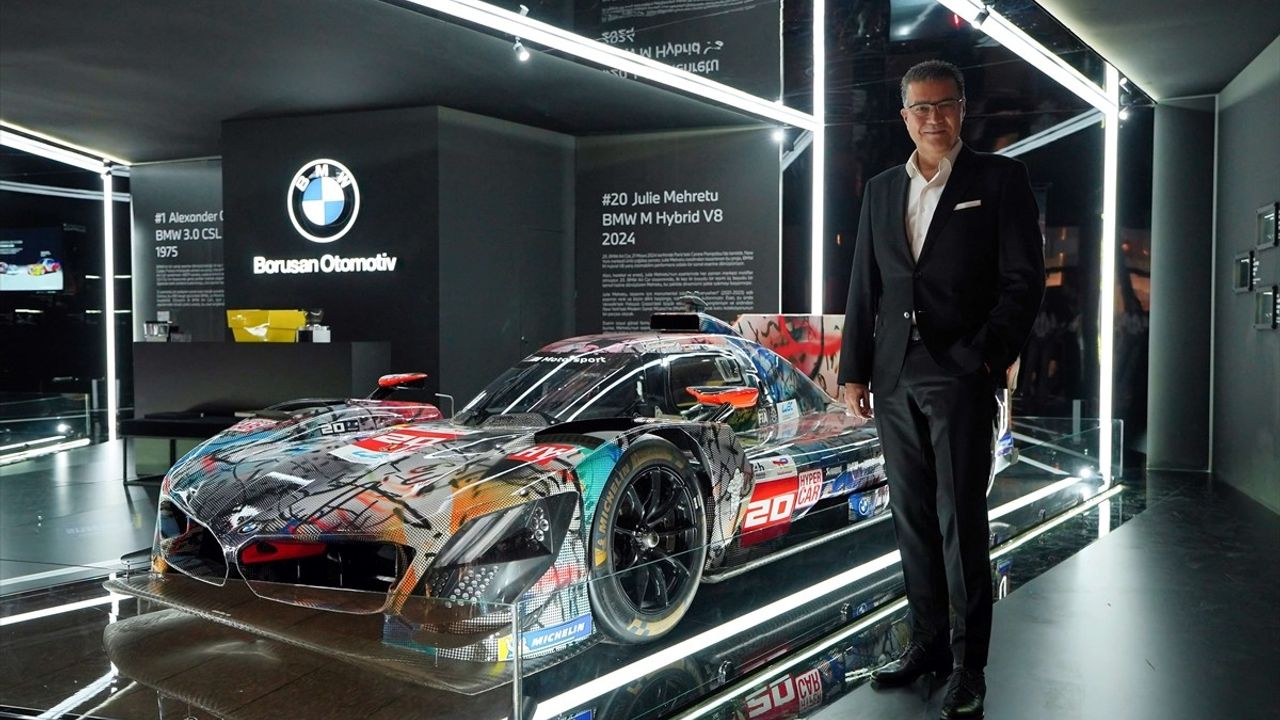BMW Art Car 50. Yıl: Calder ve Mehretu Eserleri Contemporary İstanbul'da