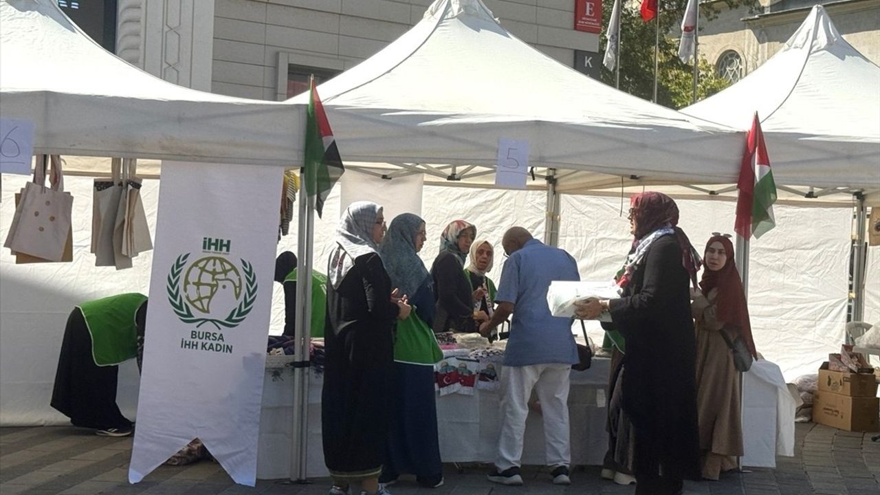 Bursa'da Filistinli Öğrencilere Destek İçin Hayır Çarşısı Kuruldu