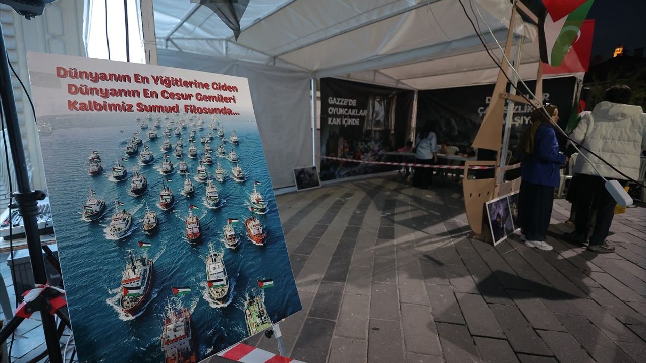 Bursa'da Gazze ve Küresel Sumud Filosu'na Destek Nöbeti