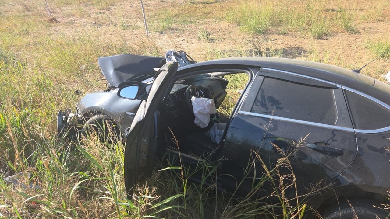 Bursa Orhangazi'de Kaza: 2 Otomobil Çarpıştı, 4 Yaralı