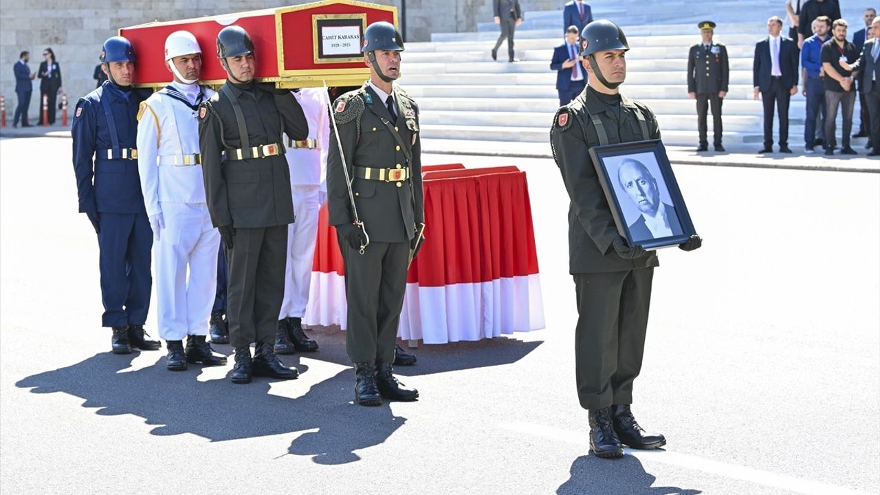 Cahit Karakaş İçin Meclis'te Cenaze Töreni