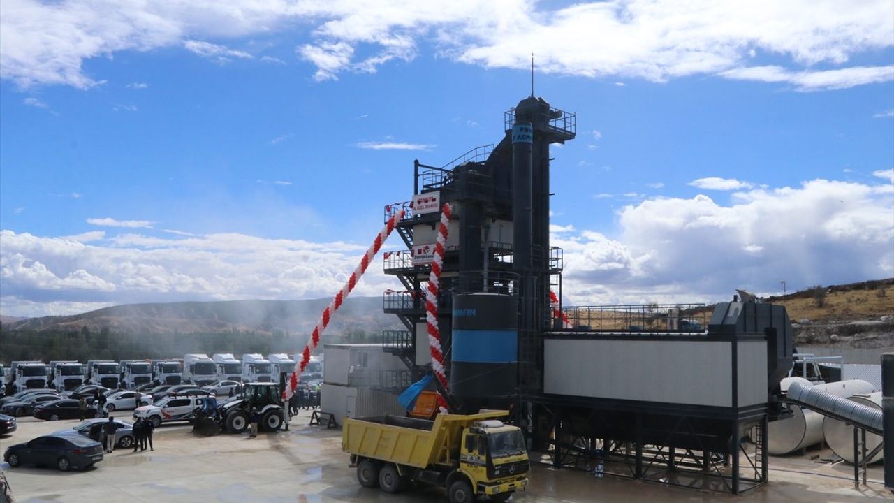 Çankırı'da Asfalt Plenti Tesisi ve Bitüm Depolama Havuzu Törenle Açıldı