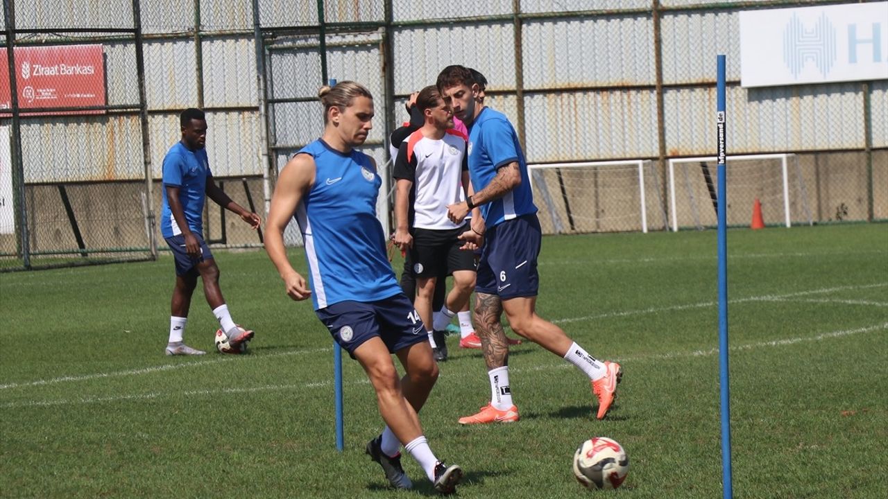 Çaykur Rizespor'da Erdem Canpolat: 'Gençlerbirliği maçında 3 puanı alıp kutlayacağız'