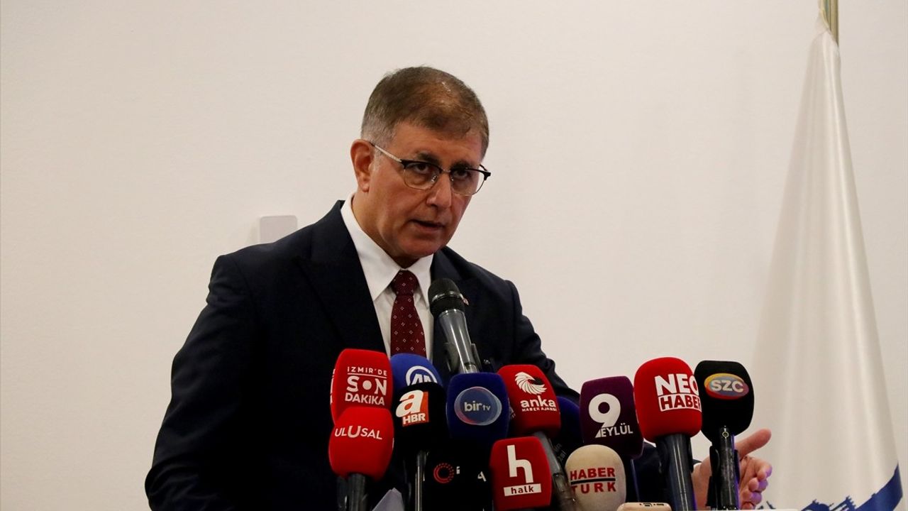 Cemil Tugay: İzmir'de çöp sorunu ilçe belediyelerinin görevi — 'Kooperatif' davasına tepki