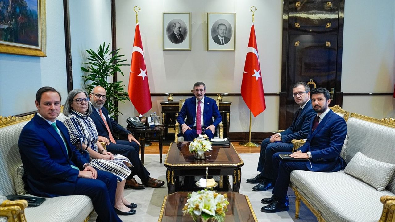 Cevdet Yılmaz, Portekiz Bakan Miguel Pinto Luz'u Kabul Etti — Türkiye‑Portekiz İşbirliği Öne Çıktı