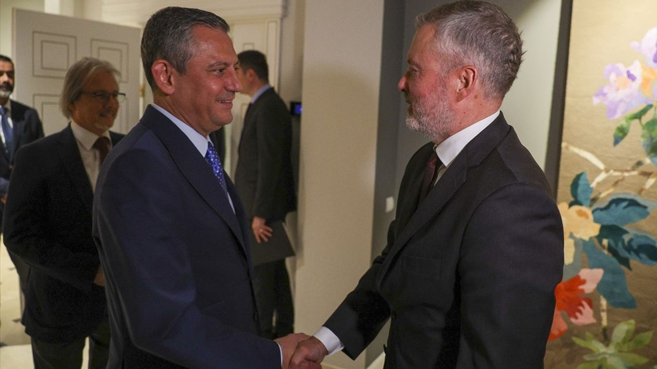 CHP Genel Başkanı Özgür Özel İskandinav ve Baltık Büyükelçileriyle Yemekte Buluştu