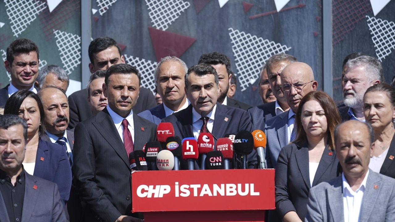 CHP'li 81 İl Başkanı İstanbul'da Özgür Çelik'e Destek İçin Toplandı