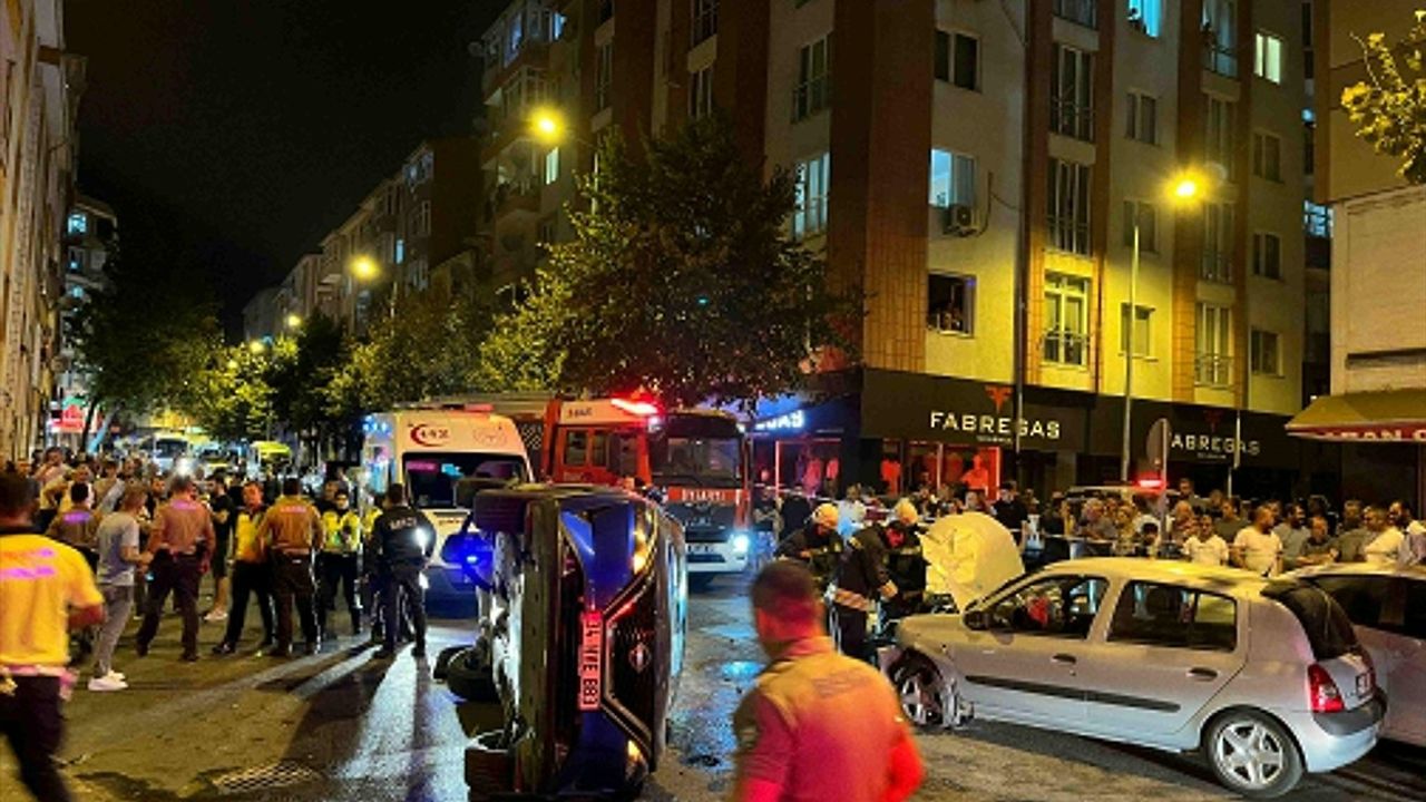 Çorlu'da 3 Otomobilin Karıştığı Kaza: 3 Yaralı