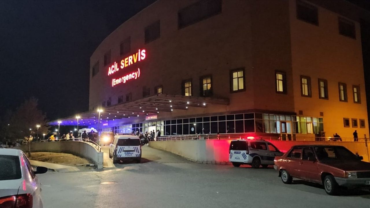 Çorum'da Hastanede Bıçaklı Kavga: 2 Kişi Yaralandı