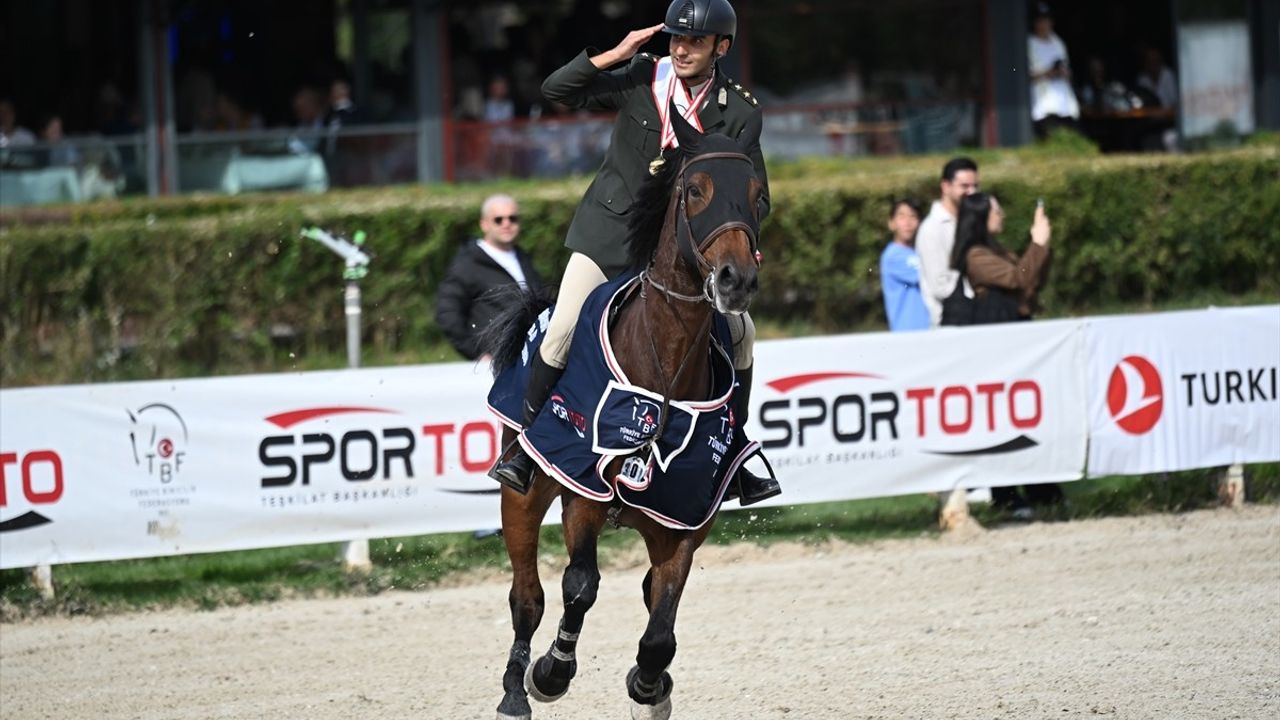 Cumhurbaşkanlığı Kupası’nda Yüzbaşı Burak Uluçay 'Kutlu' ile şampiyon