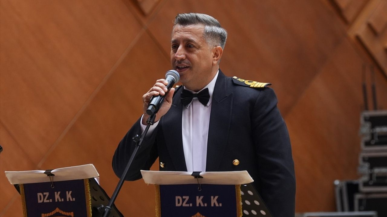 Deniz Kuvvetleri Komutanlığı Bandosu Ankara'da Kültür Yolu Festivali'nde Sahne Aldı