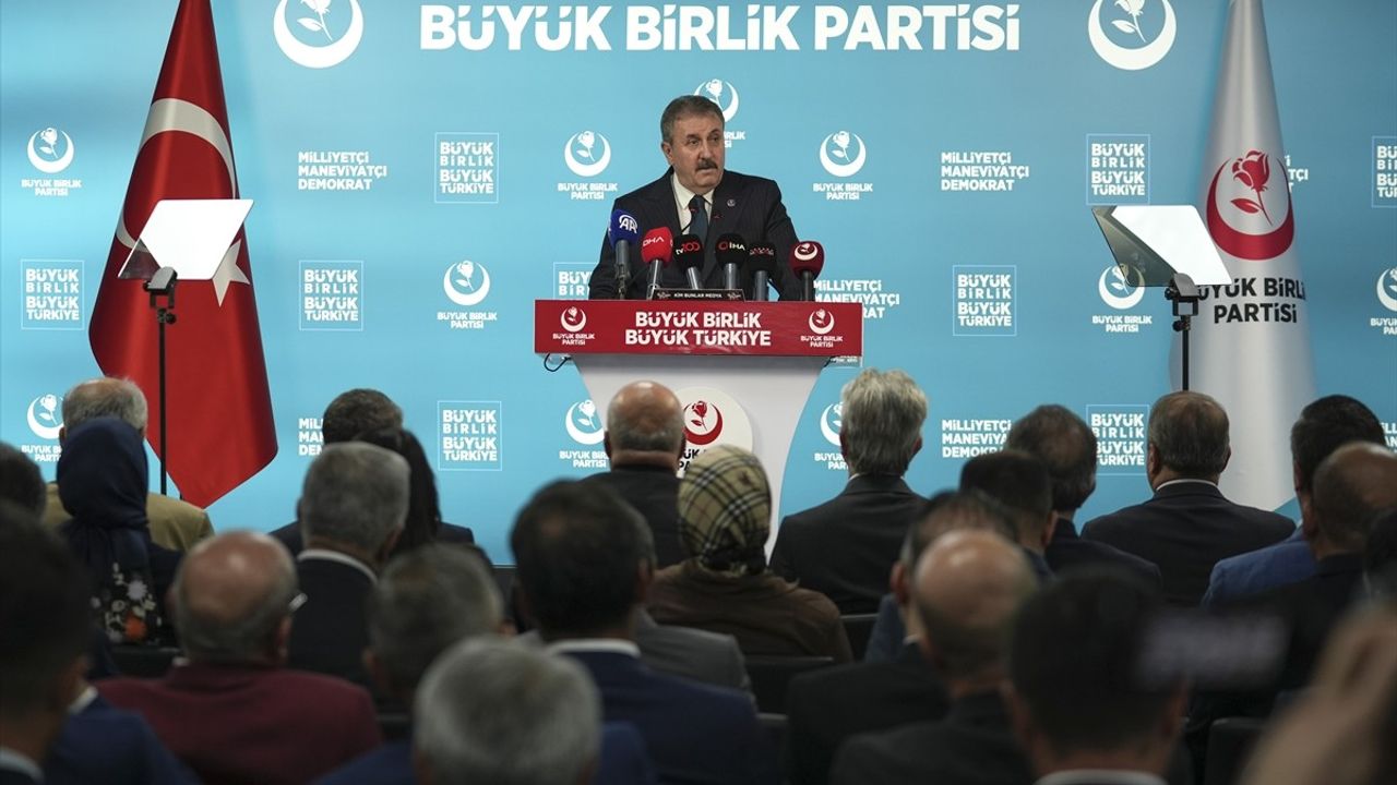 Destici: Katar'daki Hamas Heyetine Saldırı Bölge Dengelerini Değiştirir