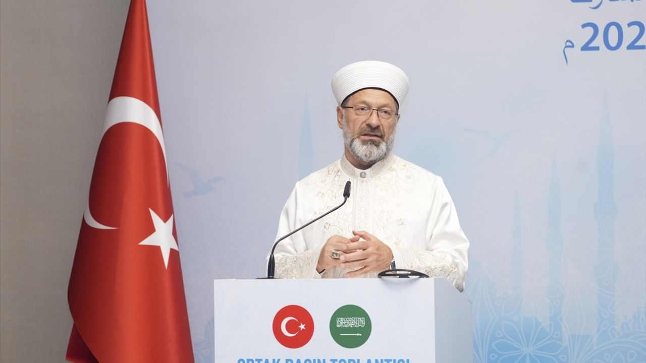 Diyanet Başkanı Erbaş ve Tevfik er-Rabia Hac ve Umre'de Yeni Kararlar Aldı