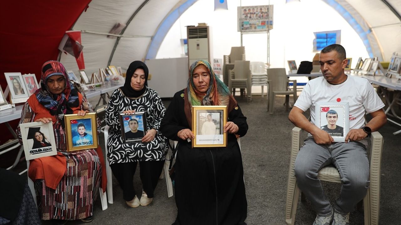 Diyarbakır Anneleri'ne Bir Aile Daha: Fatma Laçin 2216. Günde Oğlunu İstiyor