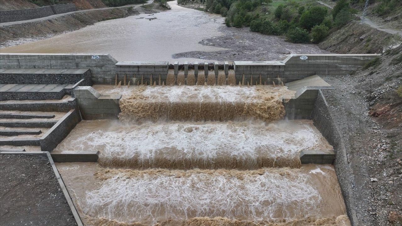 DSİ Yapıları Artvin'de Taşkın Hasarlarını En Aza İndirdi