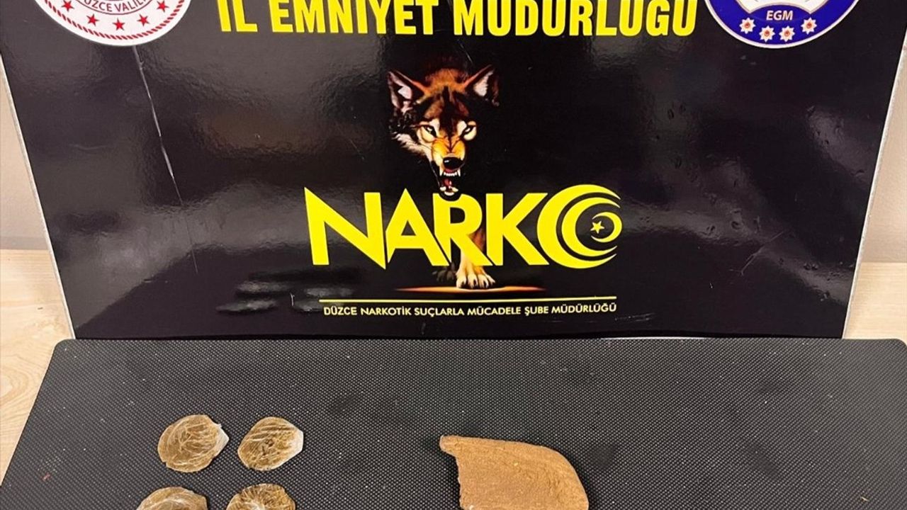 Düzce'de Uyuşturucu Operasyonu: 2 Şüpheli Tutuklandı