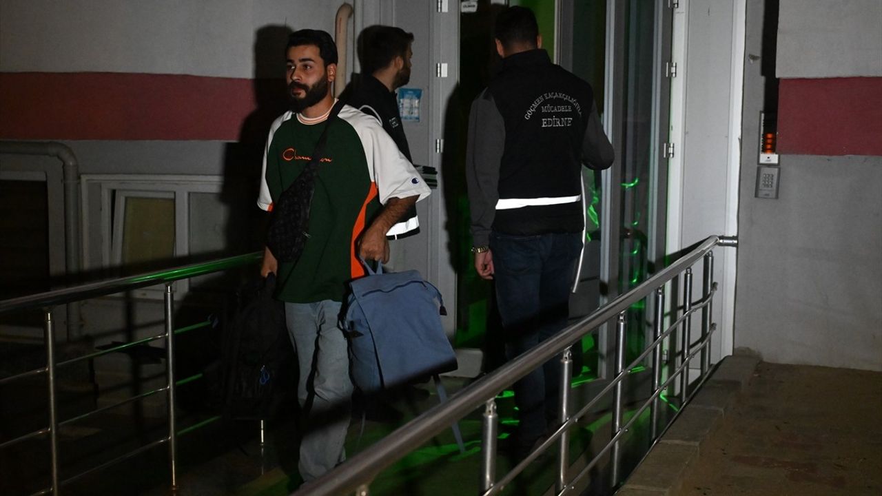 Edirne'de 31 Düzensiz Göçmen Pansiyonda Yakalandı