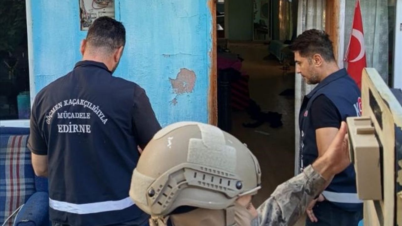 Edirne'de Göçmen Kaçakçısı Evinde Yakalandı