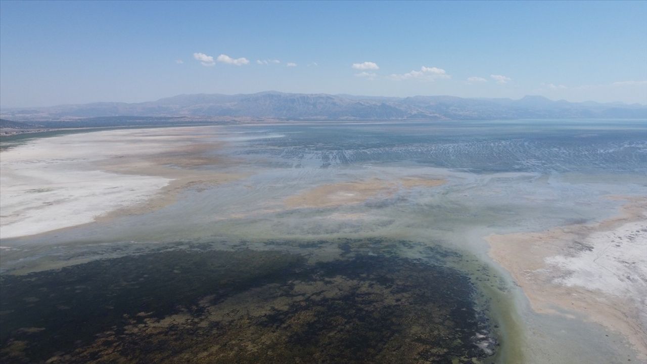 Eğirdir ve Hoyran Göllerinde Su Seviyesi Kuraklık Nedeniyle Düştü