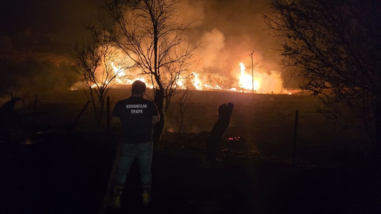 Elazığ Kovancılar'da Kırsal Yangın Kontrol Altına Alındı