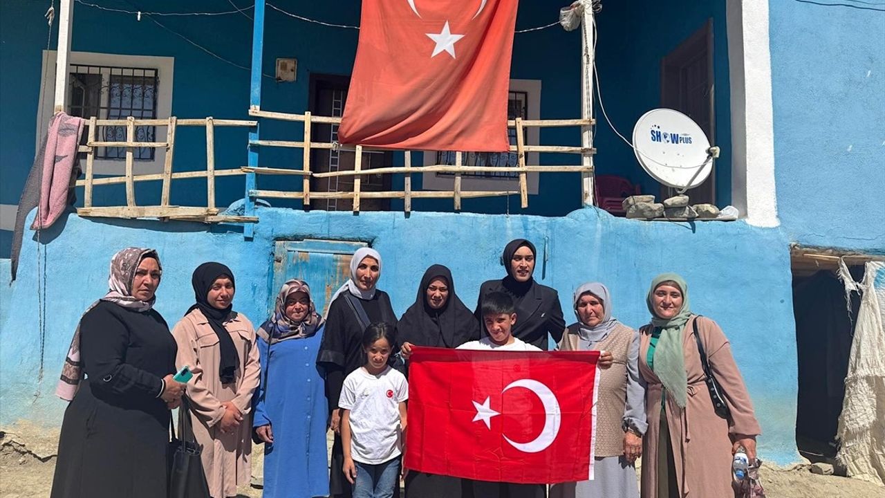 Erdoğan'ın 'Terörsüz Türkiye' Mektubu Van'daki Şehit Ailesine Ulaştı